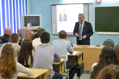 Николай Шевченко принял участие в открытом уроке, посвященном 20-летию Законодательного Собрания Ростовской области Николай Шевченко принял участие в открытом уроке, посвященном 20-летию Законодательного Собрания Ростовской области
