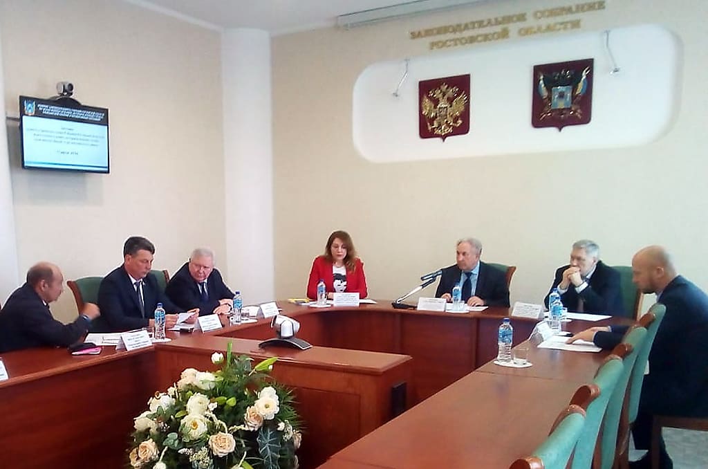 Депутаты намерены обратиться в Госдуму для устранения правового пробела в увековечивании памяти ветеранов Великой Отечественной Депутаты намерены обратиться в Госдуму для устранения правового пробела в увековечивании памяти ветеранов Великой Отечественной