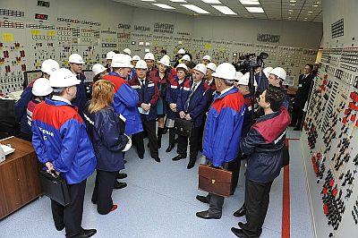ДЕПУТАТЫ-ЕДИНОРОССЫ УБЕДИЛИСЬ В БЕЗОПАСНОСТИ АТОМНОЙ СТАНЦИИ ДЕПУТАТЫ-ЕДИНОРОССЫ УБЕДИЛИСЬ В БЕЗОПАСНОСТИ АТОМНОЙ СТАНЦИИ