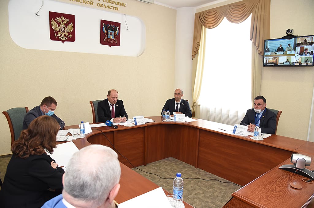 Депутаты донского парламента обсудили меры по строительству и ремонту коммунальной инфраструктуры