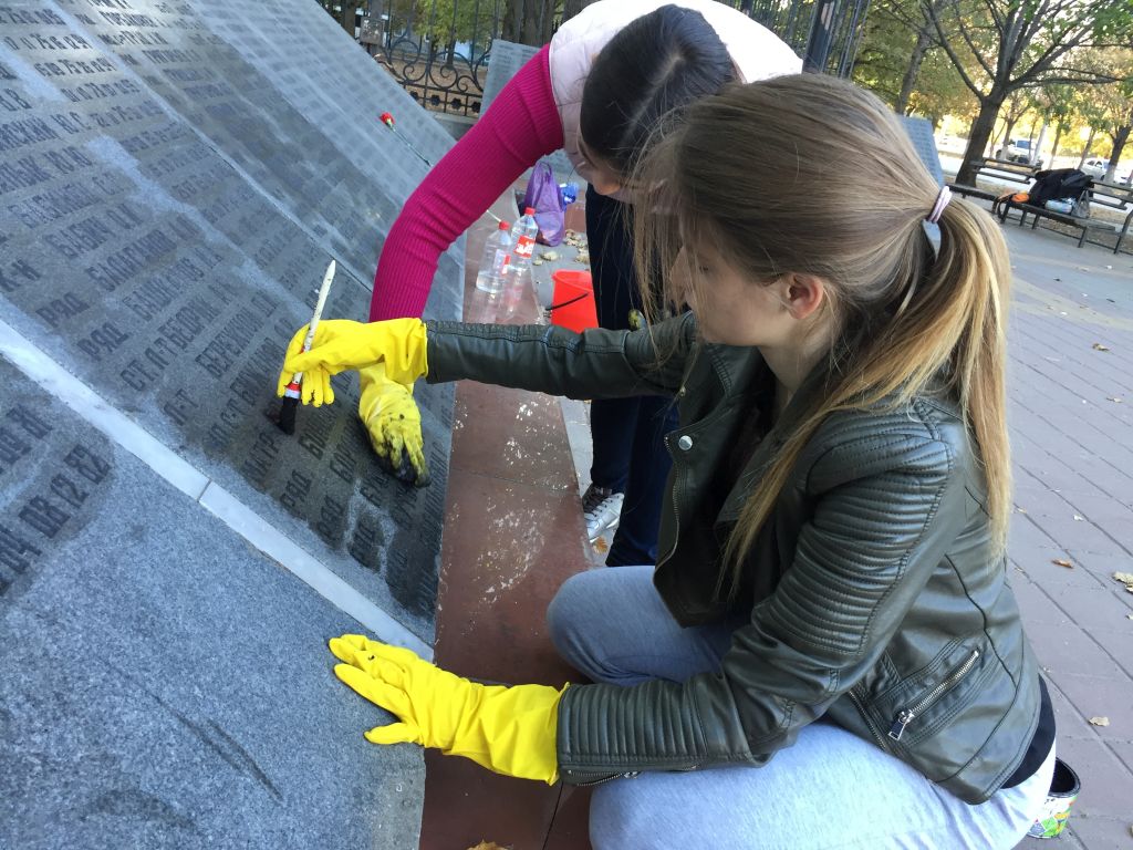 Елена Мелихова: «Отрадно видеть, когда с инициативой реставрации памятников обращаются молодежные организации»