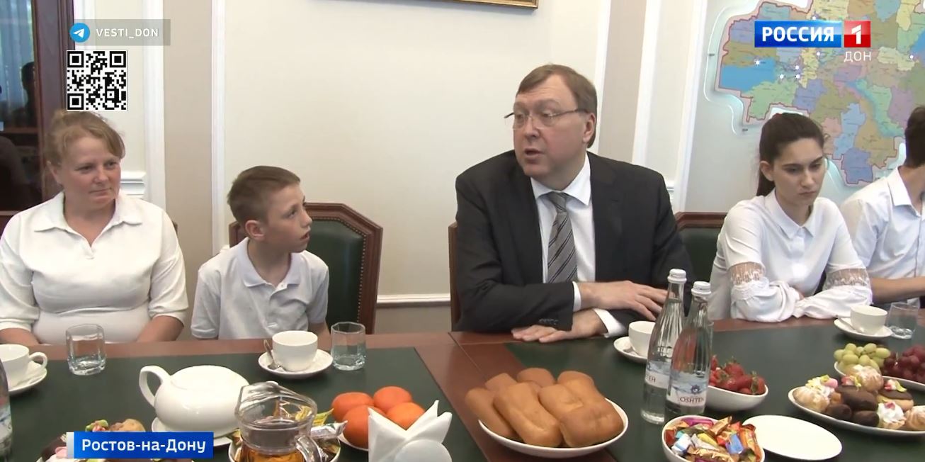 Александр Ищенко встретился с воспитанниками Сулинского и Шолоховского центров помощи детям