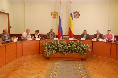 ДЕПУТАТЫ-ЕДИНОРОССЫ ОБСУДИЛИ ВОПРОСЫ БЕЗОПАСНОСТИ ДОРОЖНОГО ДВИЖЕНИЯ ДЕПУТАТЫ-ЕДИНОРОССЫ ОБСУДИЛИ ВОПРОСЫ БЕЗОПАСНОСТИ ДОРОЖНОГО ДВИЖЕНИЯ
