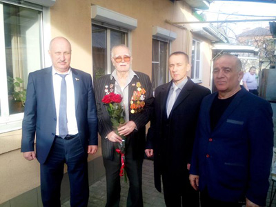 Сергей Косинов побывал в гостях у ветерана Великой Отечественной войны Сергей Косинов побывал в гостях у ветерана Великой Отечественной войны