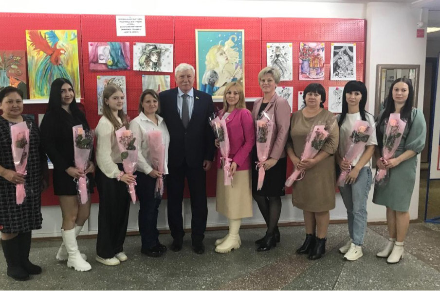 Вячеслав Василенко в преддверии Международного женского дня встретился с семьями участников СВО