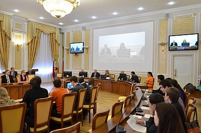 Депутаты Законодательного Собрания Ростовской области обсудили перспективы развития молодежного парламентаризма на Дону Депутаты Законодательного Собрания Ростовской области обсудили перспективы развития молодежного парламентаризма на Дону