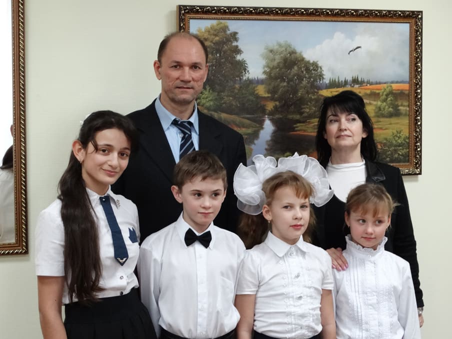 Владимир Лакунин поздравил общеобразовательные учреждения с Новым годом