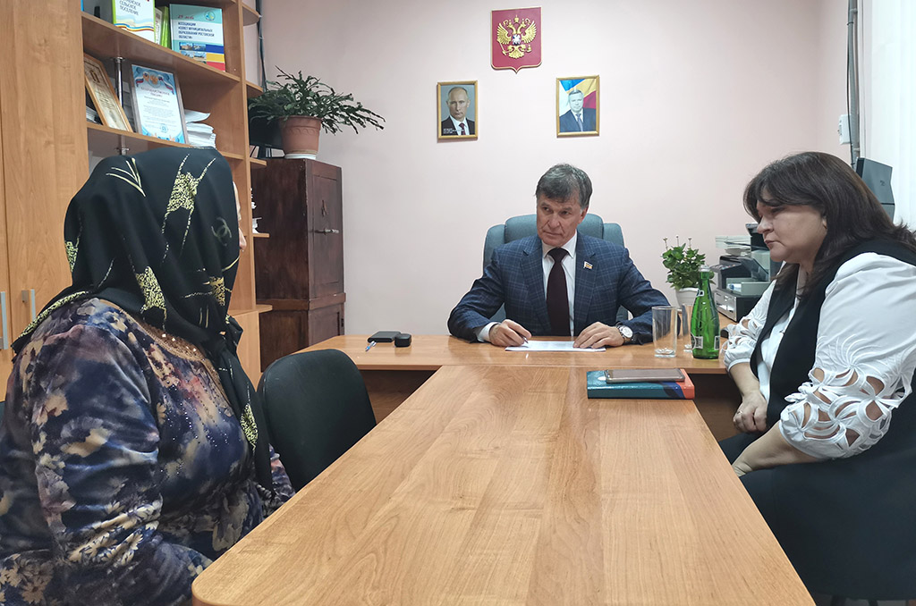 Сергей Суховенко провел прием граждан в Пролетарском районе донского края