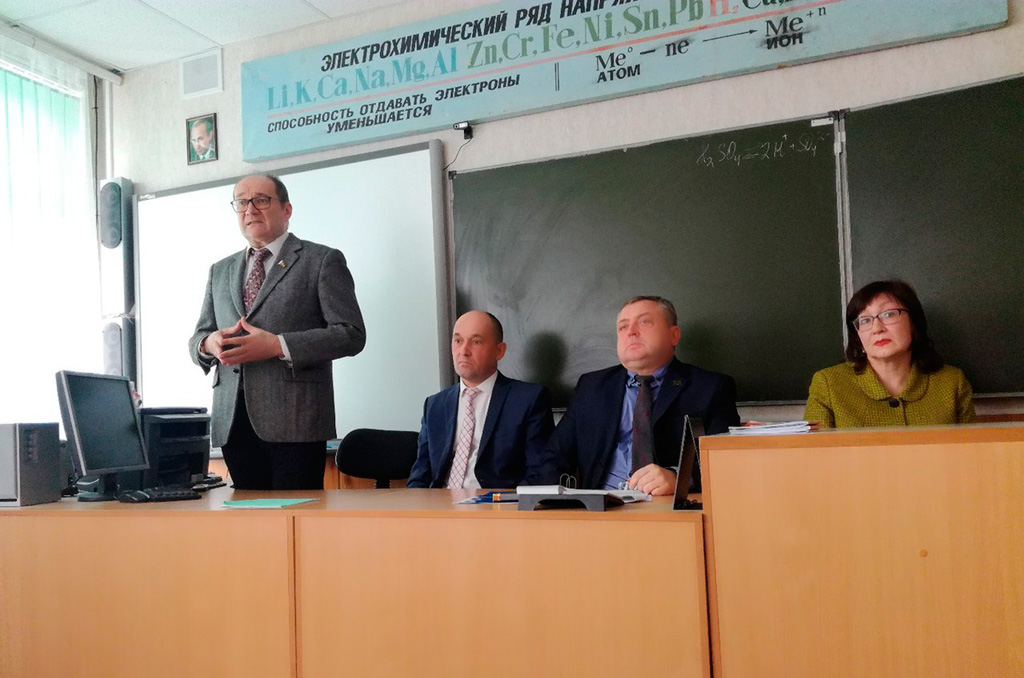 Александр Михалев встретился с педагогами в г. Белая Калитва