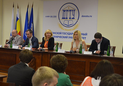 При поддержке депутатов Законодательного Собрания в Ростове-на-Дону состоялось выездное заседание комитета по международным делам палаты молодых законодателей
