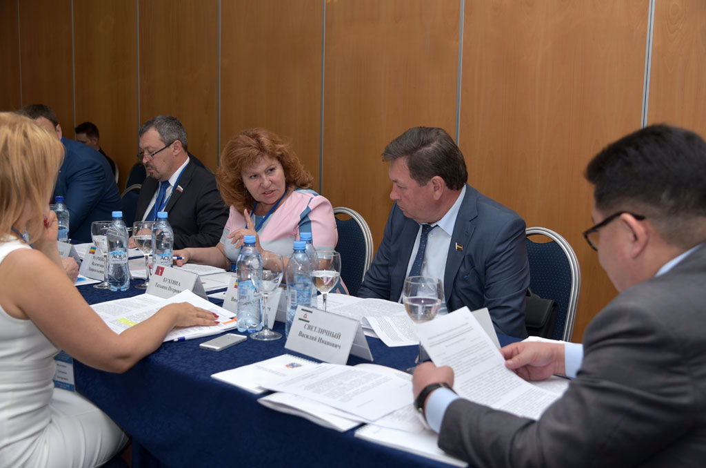 XXVI Конференция ЮРПА: Депутаты Донского парламента предлагают создать систему гражданско-правового образования в школах XXVI Конференция ЮРПА: Депутаты Донского парламента предлагают создать систему гражданско-правового образования в школах