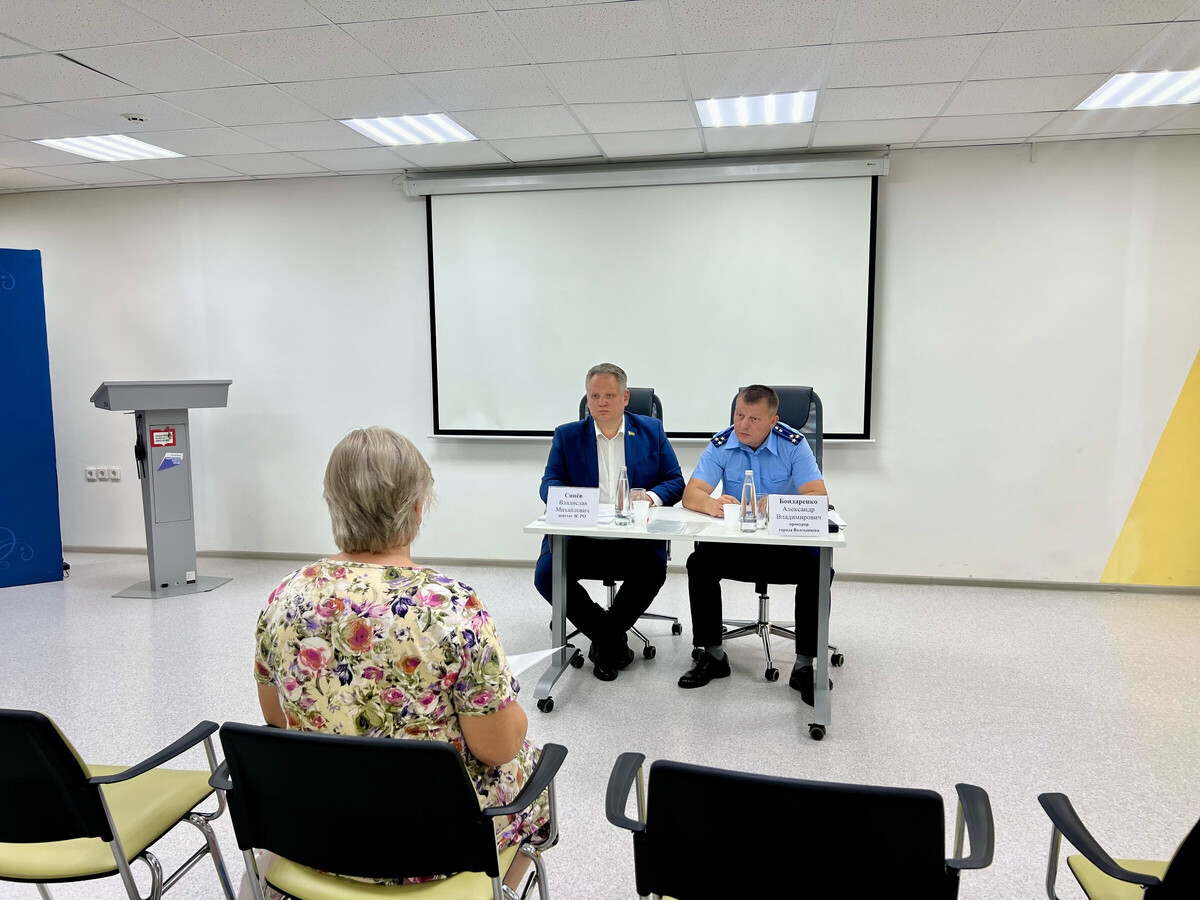 Владислав Синёв провел прием граждан в городе Волгодонске 