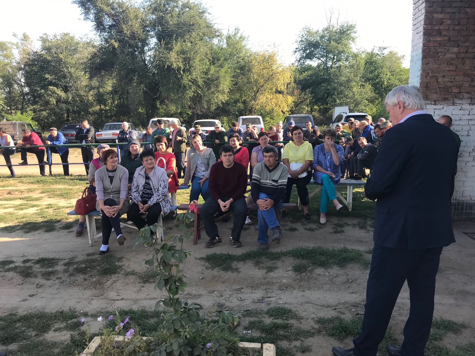 Вячеслав Василенко встретился с коллективами сельхозпредприятий в Кашарском районе 