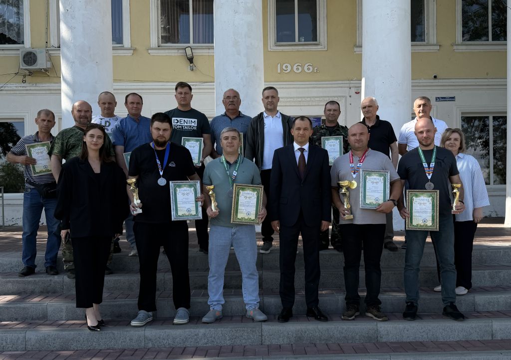 Артем Величко помог организовать турнир по бильярду в слободе Барило-Крепинской Родионово-Несветайского района