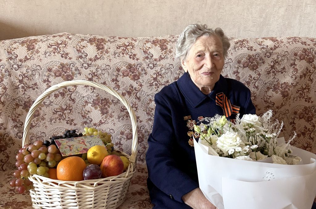 Игорь Петровский поздравил со 100-летием ветерана Великой Отечественной войны