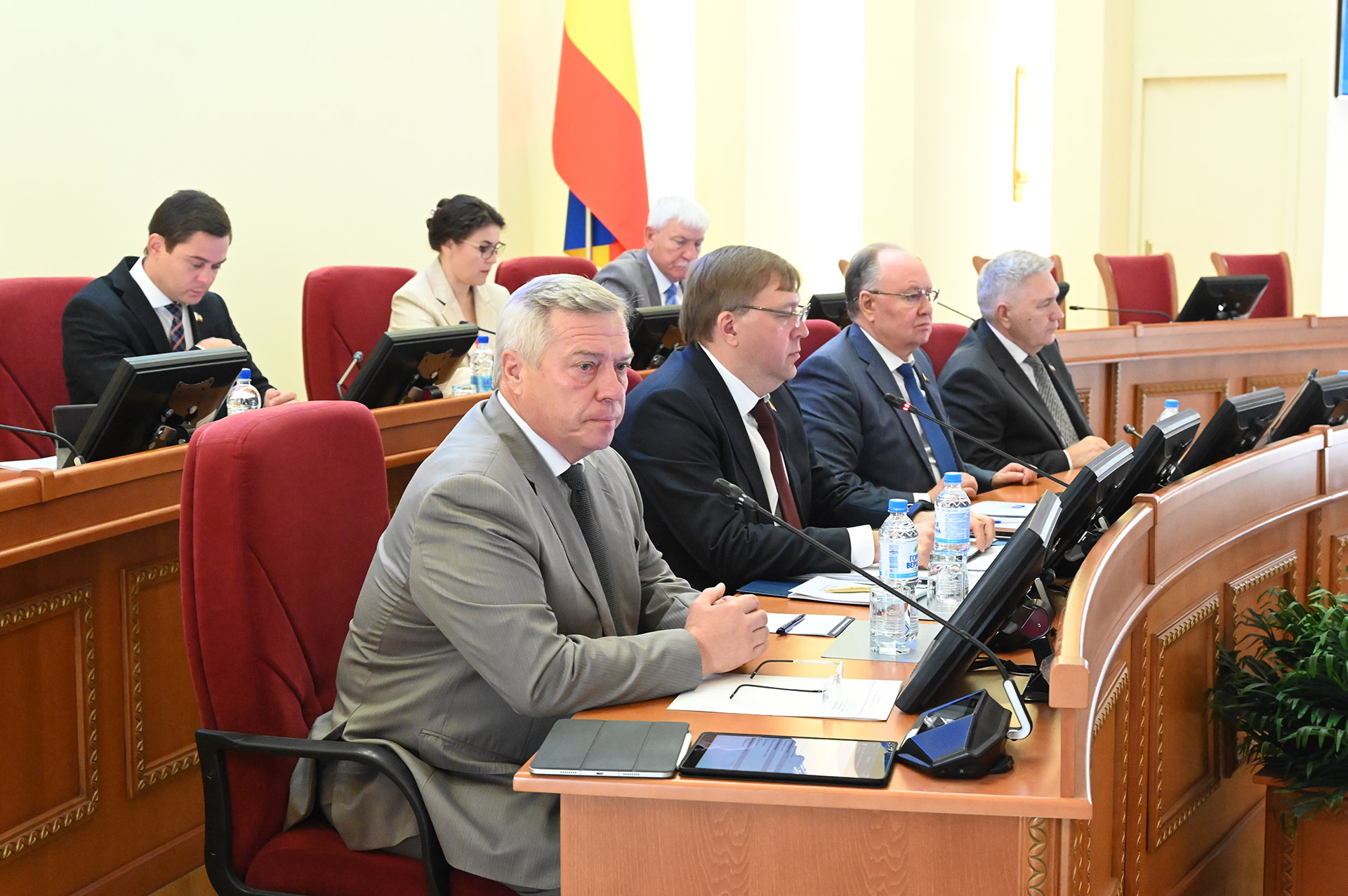 Девятое заседание Законодательного Собрания Ростовской облаcти  