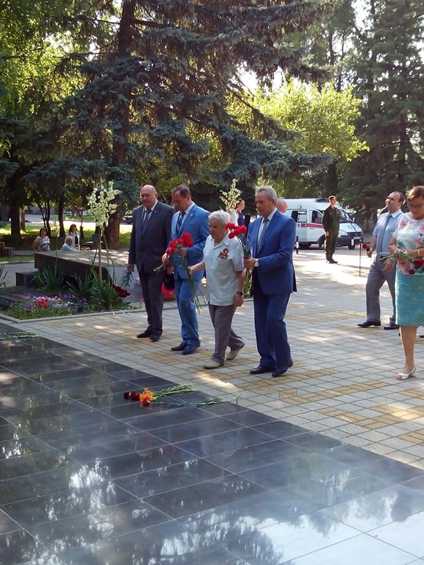 10 дней в батайске. День города Батайска. Клятва поколений Батайск. Клятва поколений Батайск фото. Ветераны в Батайске картинки.