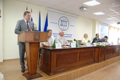 Виктор Шумеев поздравил Донских предпринимателей с профессиональным праздником