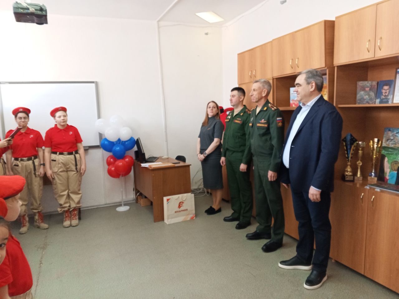 Сергей Рожков помог оборудовать Дом Юнармии в Аксайском районе
