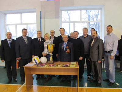 Донские депутаты провели турнир по волейболу, приуроченный годовщине освобождения шахтерских городов от немецко-фашистских захватчиков