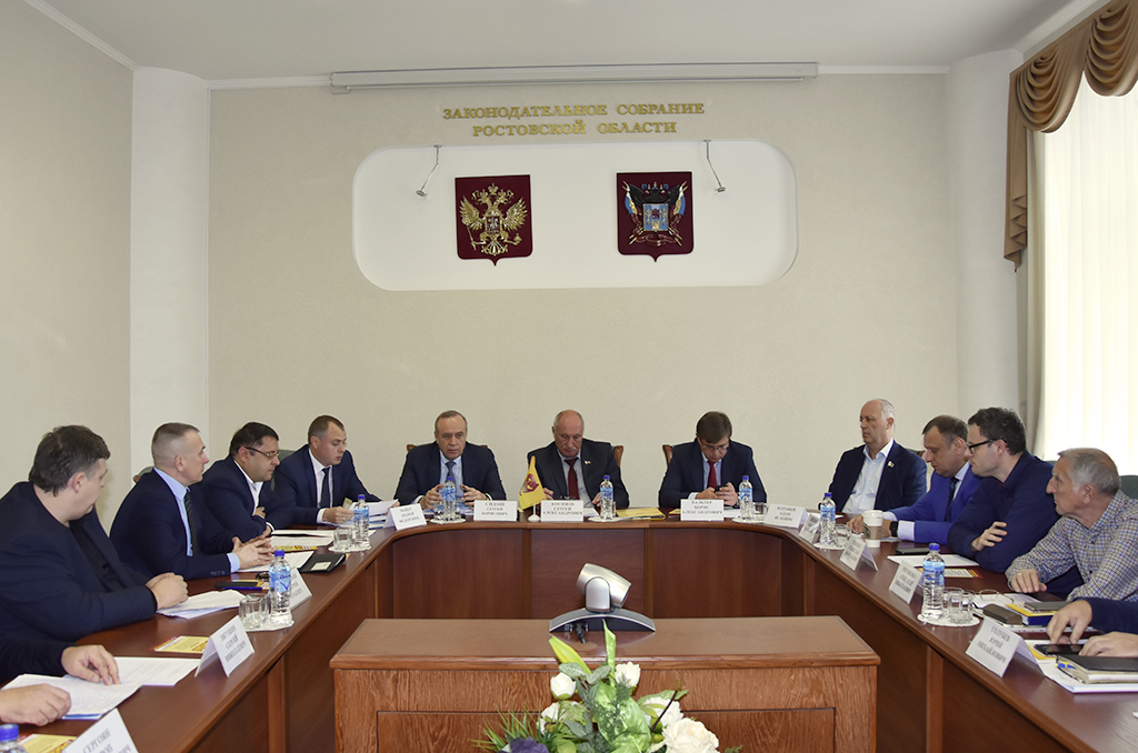 «Справедливороссы» обсудили проблемы капитального ремонта общего имущества в многоквартирных домах «Справедливороссы» обсудили проблемы капитального ремонта общего имущества в многоквартирных домах