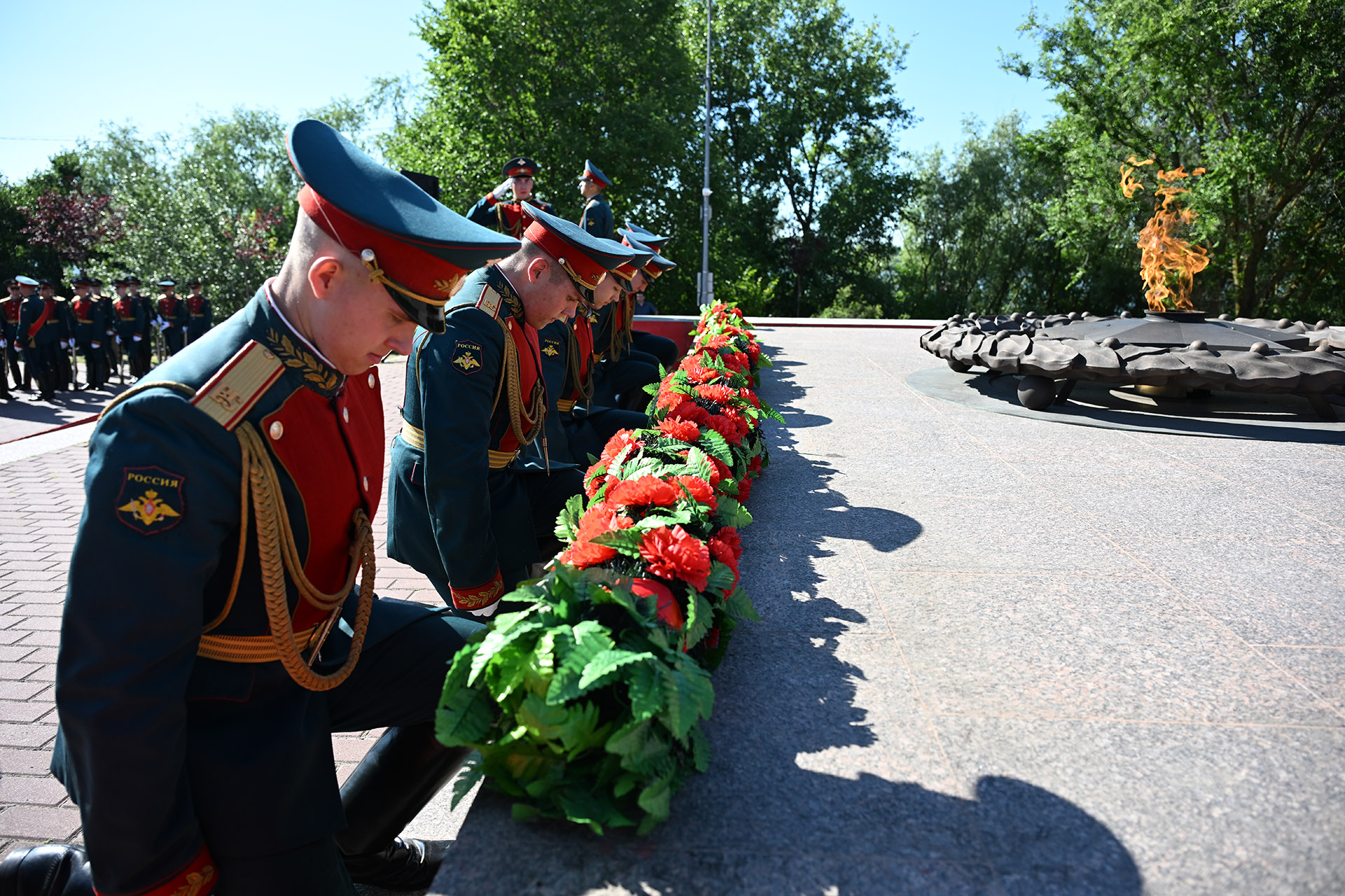 Торжественная церемония возложения венков и цветов к мемориальному комплексу «Кумженская роща»