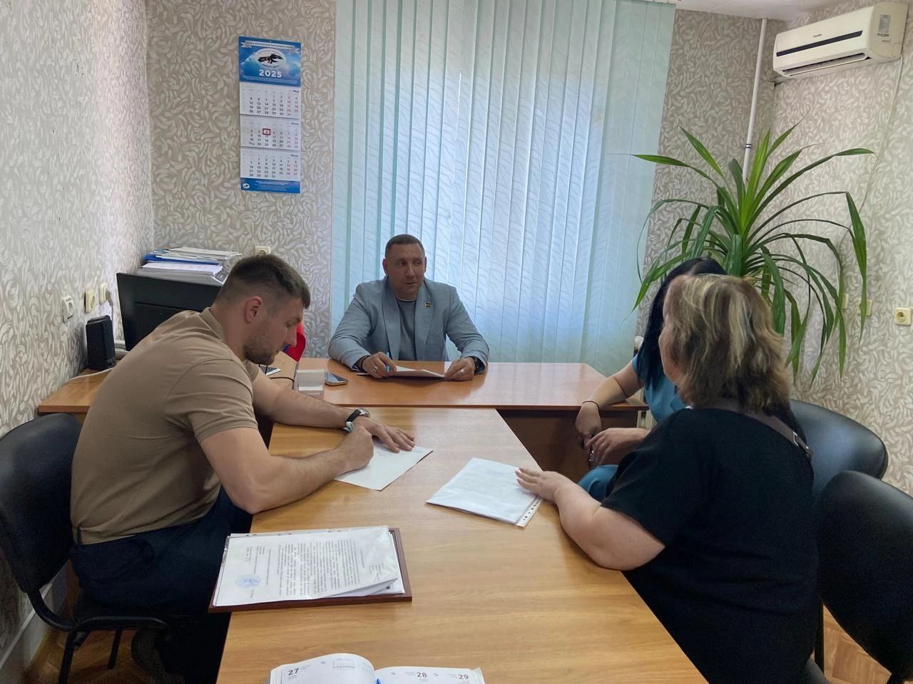 Максим Гелас провел прием граждан в Волгодонске