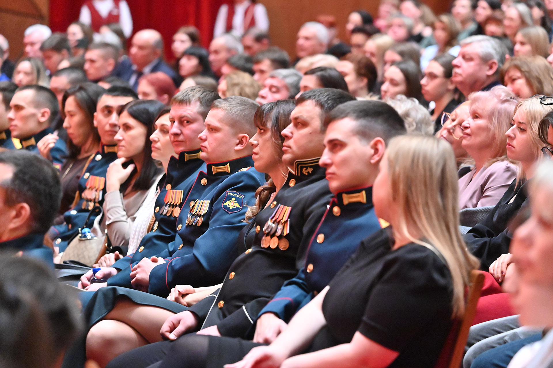 Поздравление военнослужащих и членов их семей с новогодними праздниками