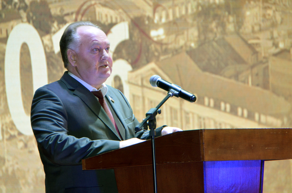 Андрей Харченко поздравил коллектив областного Арбитражного суда Андрей Харченко поздравил коллектив областного Арбитражного суда
