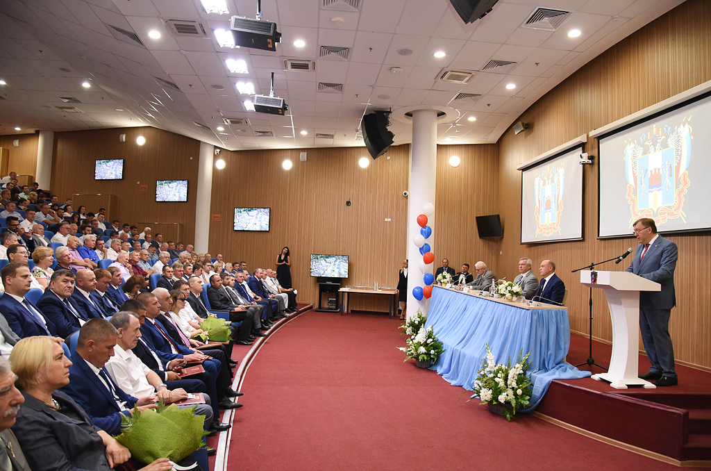 Александр Ищенко: «Профессия строителя благородна, потому что ее основа - созидание» Александр Ищенко: «Профессия строителя благородна, потому что ее основа - созидание»
