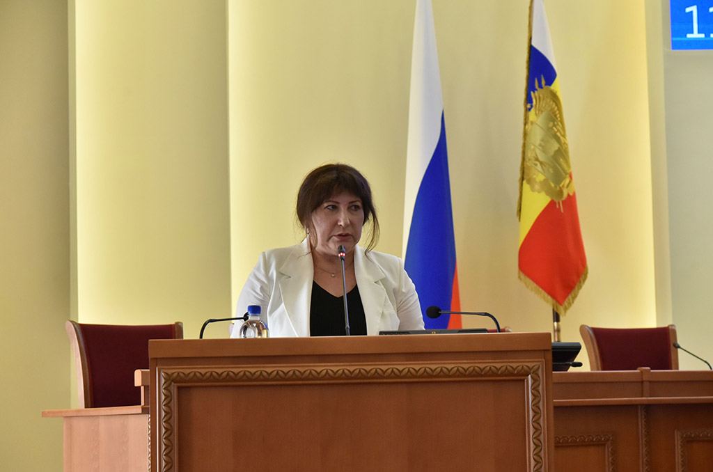8-е заседание ЗС РО: Количество обращений к Уполномоченному по правам ребенка в Ростовской области за год снизилось на 18 %