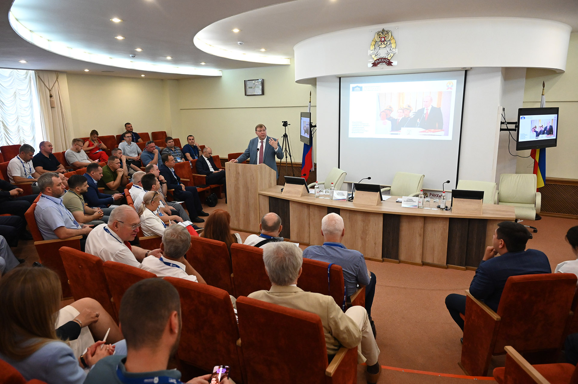 Александр Ищенко: «Сегодня выстроена масштабная и эффективная система обучения кадров из воссоединенных территорий»
