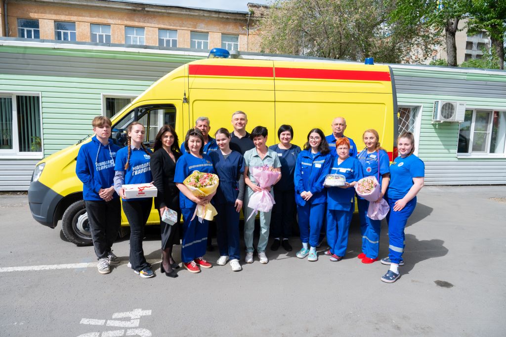 Игорь Бураков поздравил ростовских медиков с Днём работника скорой медицинской помощи