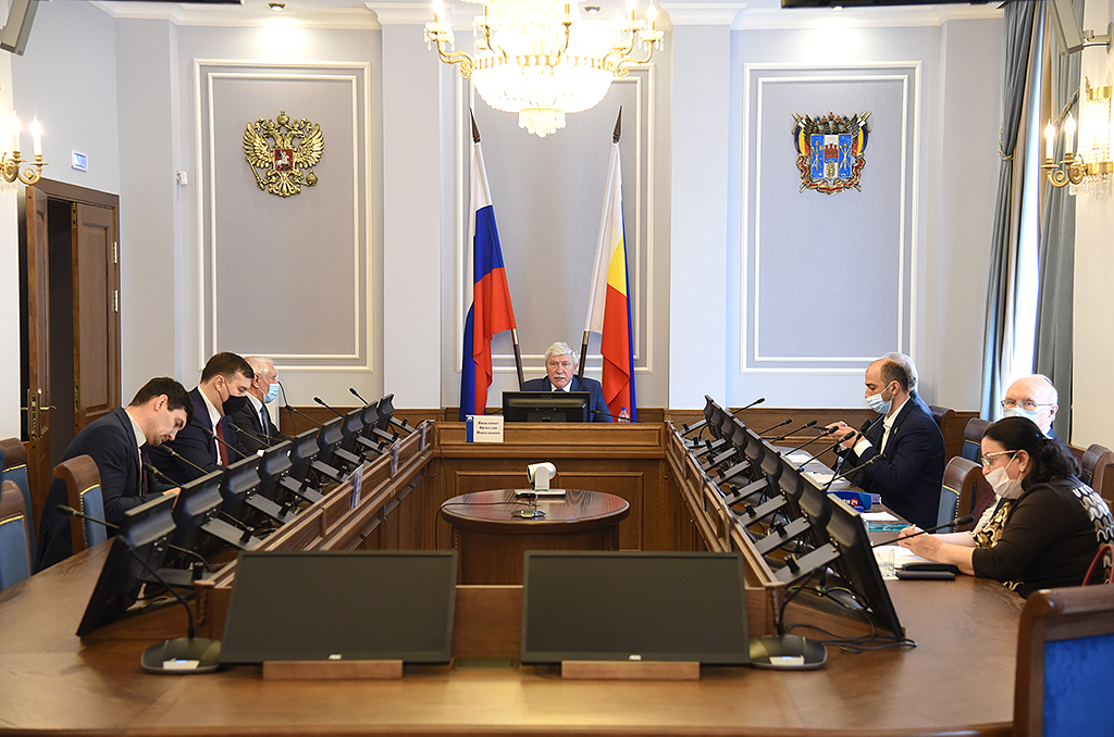 Депутаты донского парламента обсудили новую редакцию федерального закона «О семеноводстве» Депутаты донского парламента обсудили новую редакцию федерального закона «О семеноводстве»