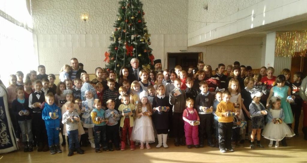 Вячеслав Василенко поздравил юных жителей Милютинского района с Новым годом