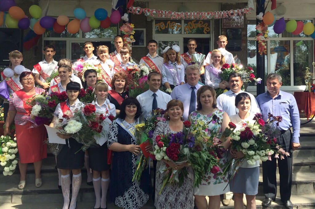 Максим Щаблыкин поощрил лучших школьников Родионово-Несветайского района Максим Щаблыкин поощрил лучших школьников Родионово-Несветайского района