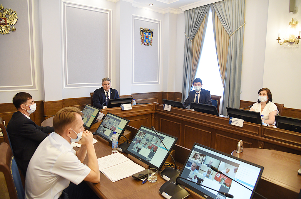 В донском парламенте обсудили технологии повышения производительности труда на предприятиях Ростовской области В донском парламенте обсудили технологии повышения производительности труда на предприятиях Ростовской области