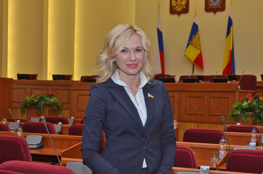 35-е заседание ЗСРО: Председателем комитета Законодательного Собрания Ростовской области по молодежной политике избрана Екатерина Стенякина 35-е заседание ЗСРО: Председателем комитета Законодательного Собрания Ростовской области по молодежной политике избрана Екатерина Стенякина