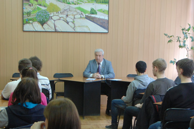 Евгений Шепелев провел открытый урок к 20-летию Донского парламента