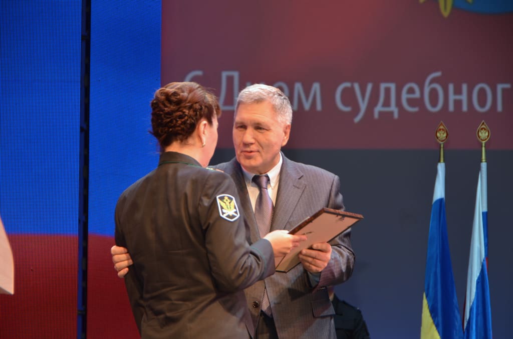 Сергей Михалев поздравил донских судебных приставов с полуторавековым юбилеем Сергей Михалев поздравил донских судебных приставов с полуторавековым юбилеем