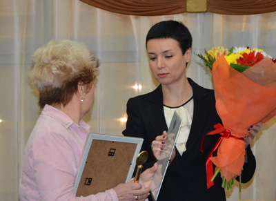 Ирина Рукавишникова вручила награды лучшим юристам Дона Ирина Рукавишникова вручила награды лучшим юристам Дона