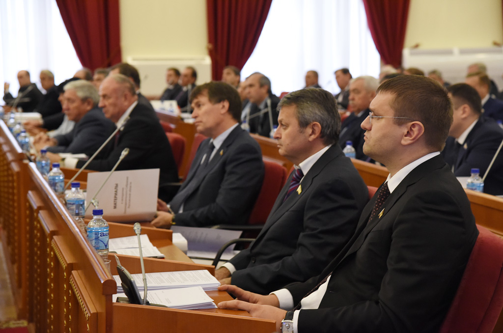 47-е заседание ЗСРО: Расширены полномочия Правительства Ростовской области в части реализации программы капремонта