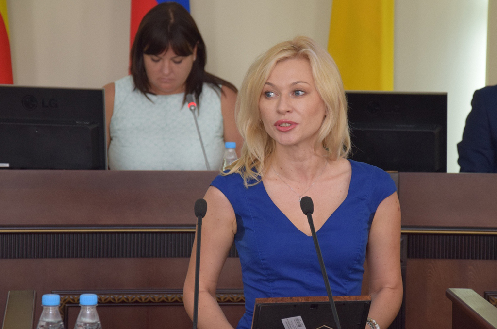 Екатерина Стенякина приняла участие в заседании городской Думы города Шахты Екатерина Стенякина приняла участие в заседании городской Думы города Шахты