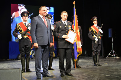 Председатель Законодательного Собрания Виктор Дерябкин поздравил Донских полицейских с профессиональным праздником