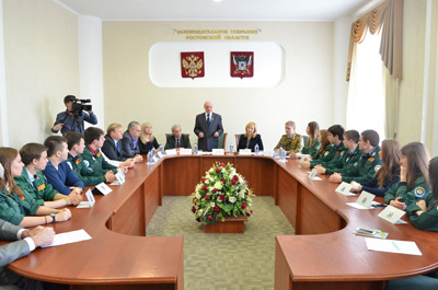 В Законодательном Собрании прошла встреча депутатов Донского парламента со студентами из отряда «Олимпийский»