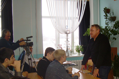 Сергей Петляков провел для старшеклассников города Миллерово открытый урок, посвященный Дню Конституции Российской Федерации