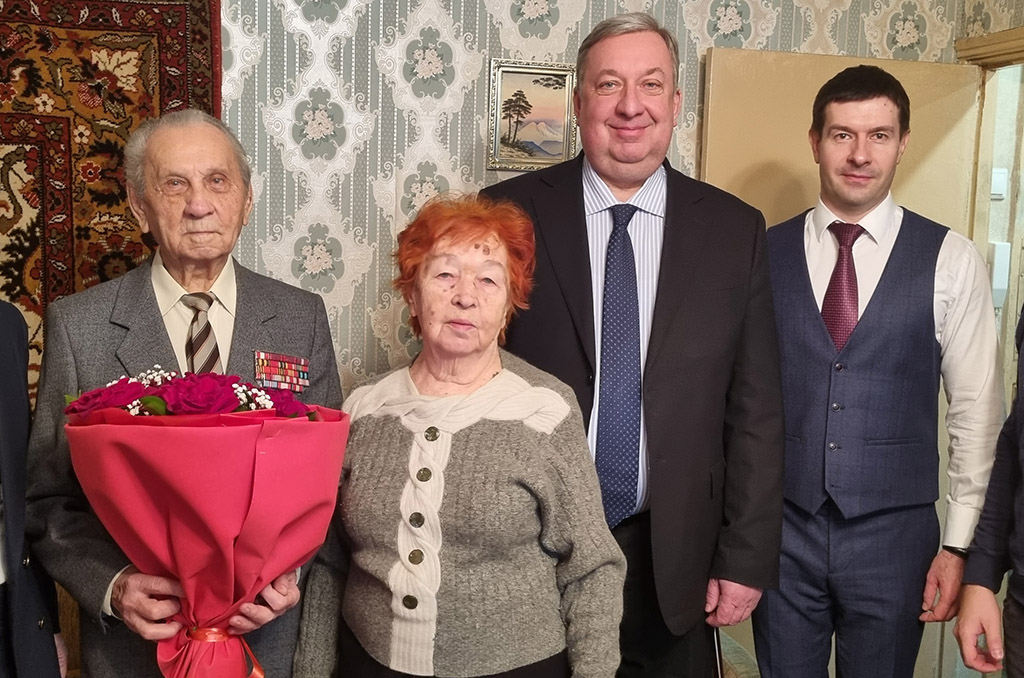 Сергей Заревский поздравил ветерана Великой Отечественной войны со столетием
