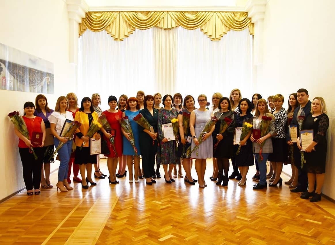 Саркис Гогорян и Сергей Рожков поздравили с профессиональным праздником социальных работников Аксайского района