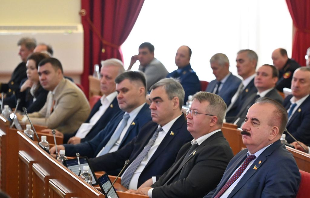 Депутаты донского парламента оказывают помощь медицинским организациям 
