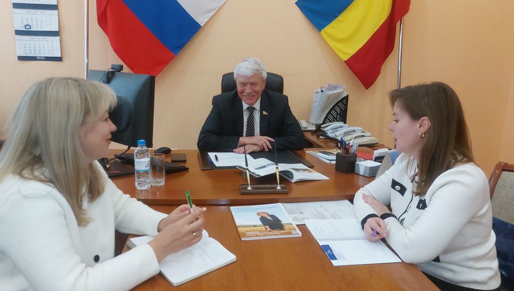 Вячеслав Василенко провел личный прием граждан в Ростове-на-Дону